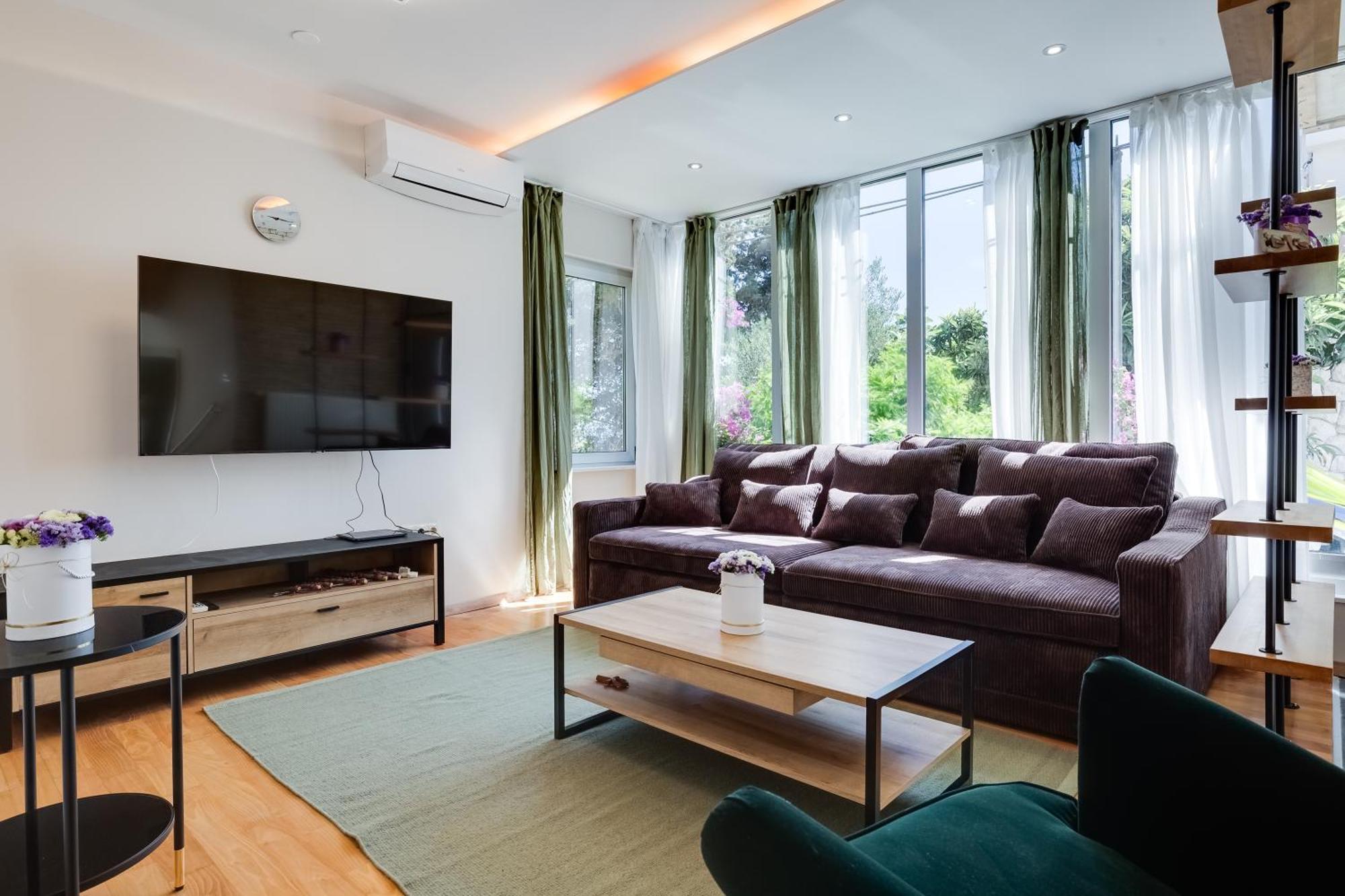 Hedonia With Heated Pool, Diklo Zadar