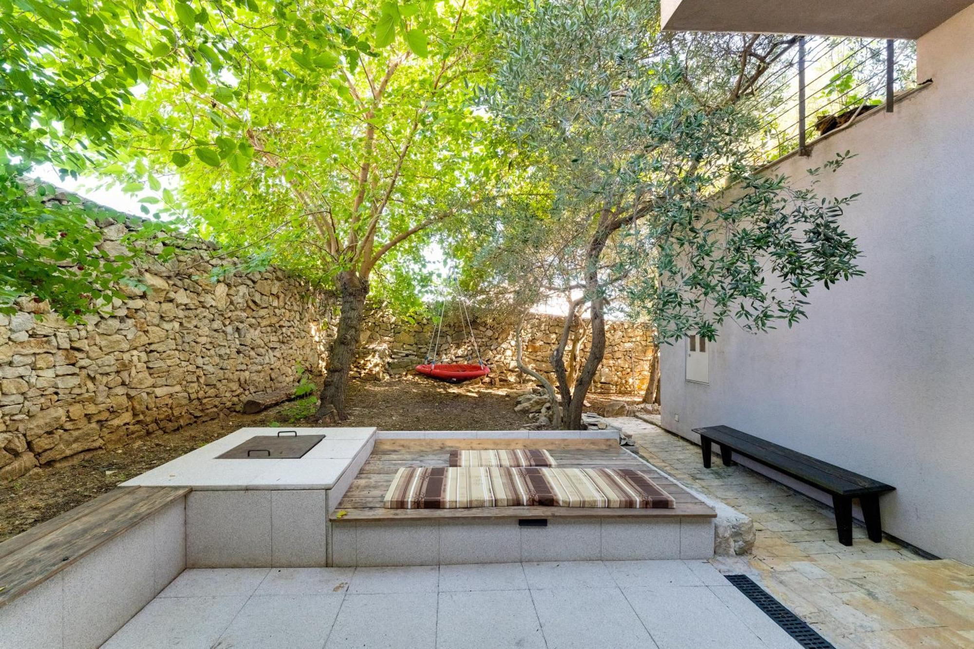 Hedonia With Heated Pool, Diklo Zadar