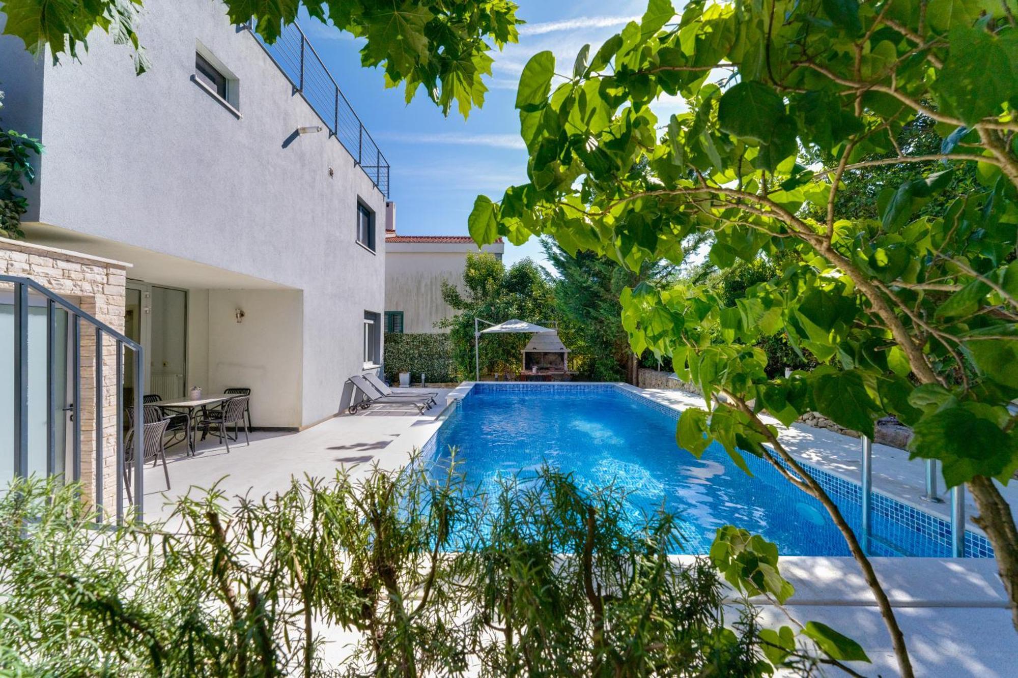 Hedonia With Heated Pool, Diklo *