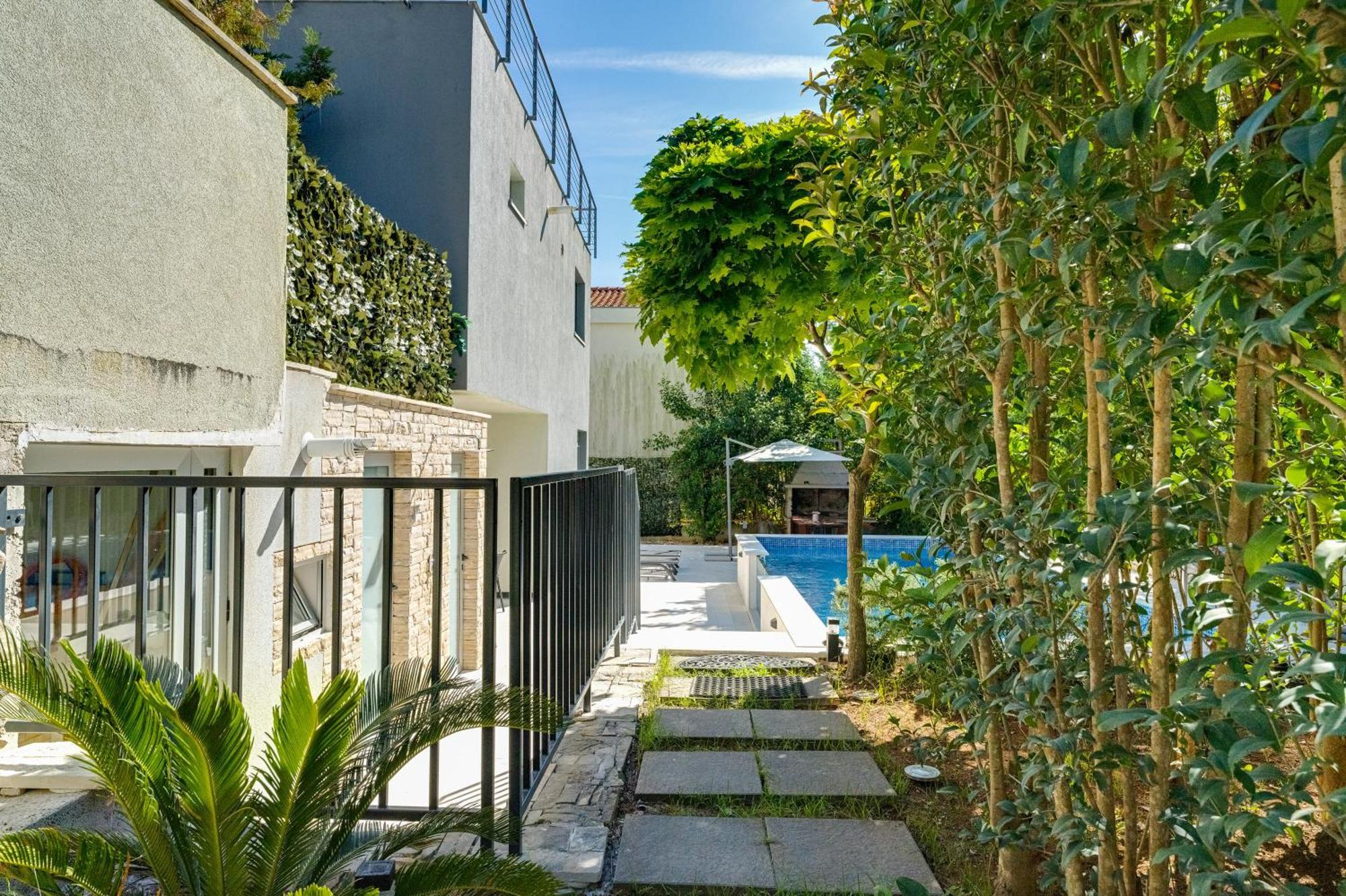 Maison d'hôtes Hedonia With Heated Pool, Diklo Zadar